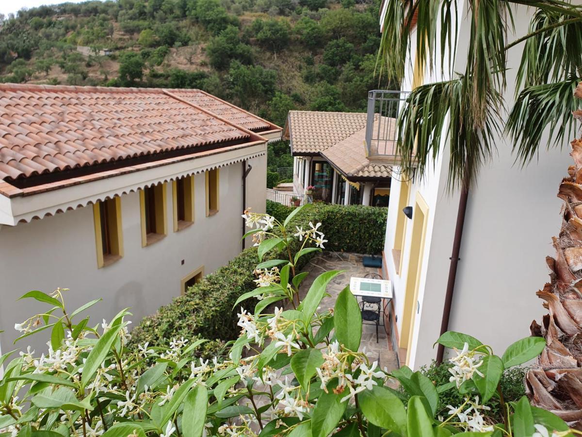 Borgo San Francesco Hotel Gioiosa Marea Kültér fotó