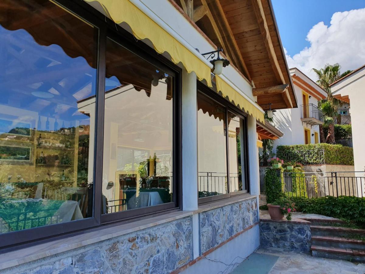 Borgo San Francesco Hotel Gioiosa Marea Kültér fotó