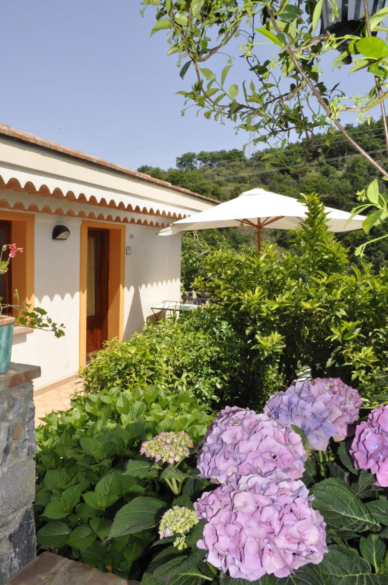 Borgo San Francesco Hotel Gioiosa Marea Kültér fotó