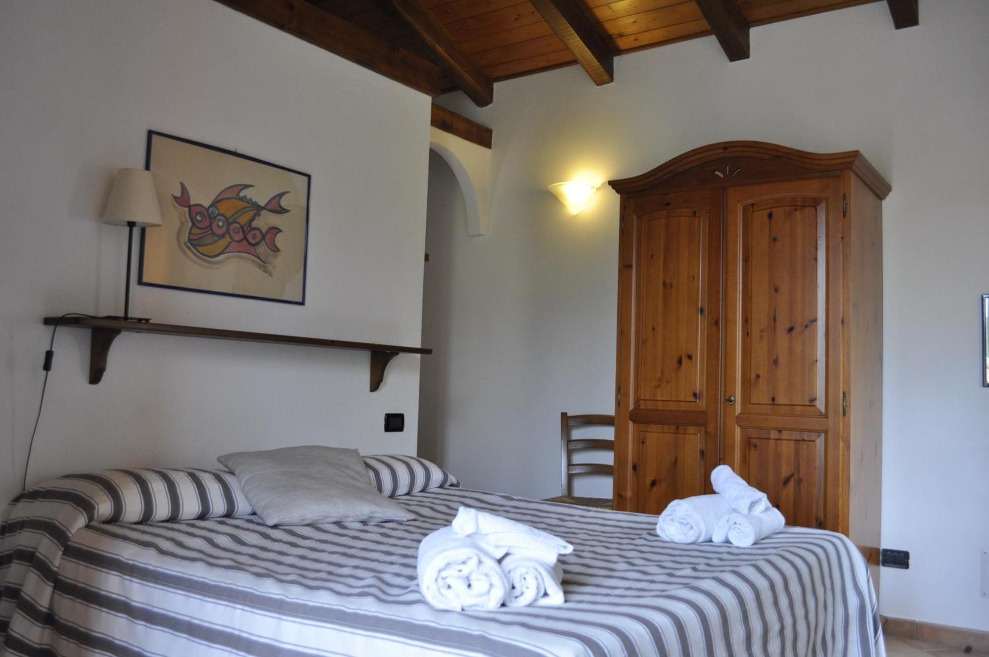 Borgo San Francesco Hotel Gioiosa Marea Kültér fotó