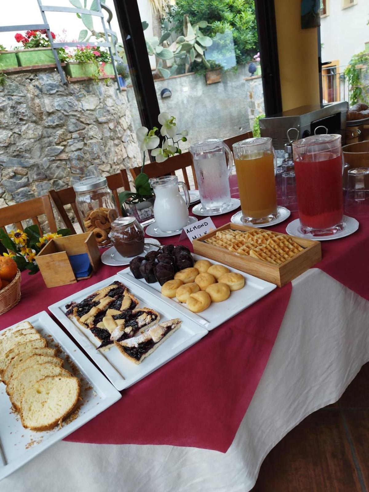 Borgo San Francesco Hotel Gioiosa Marea Kültér fotó